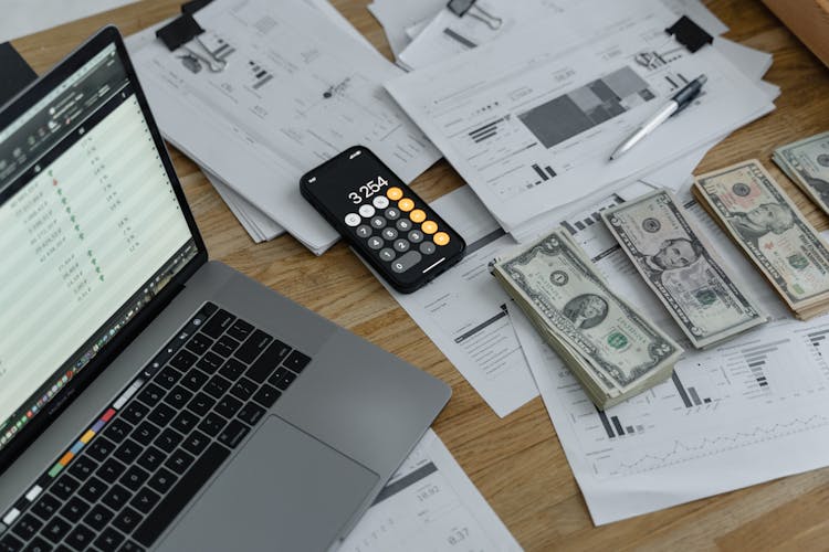 fully funded scholarship in accounting and finance